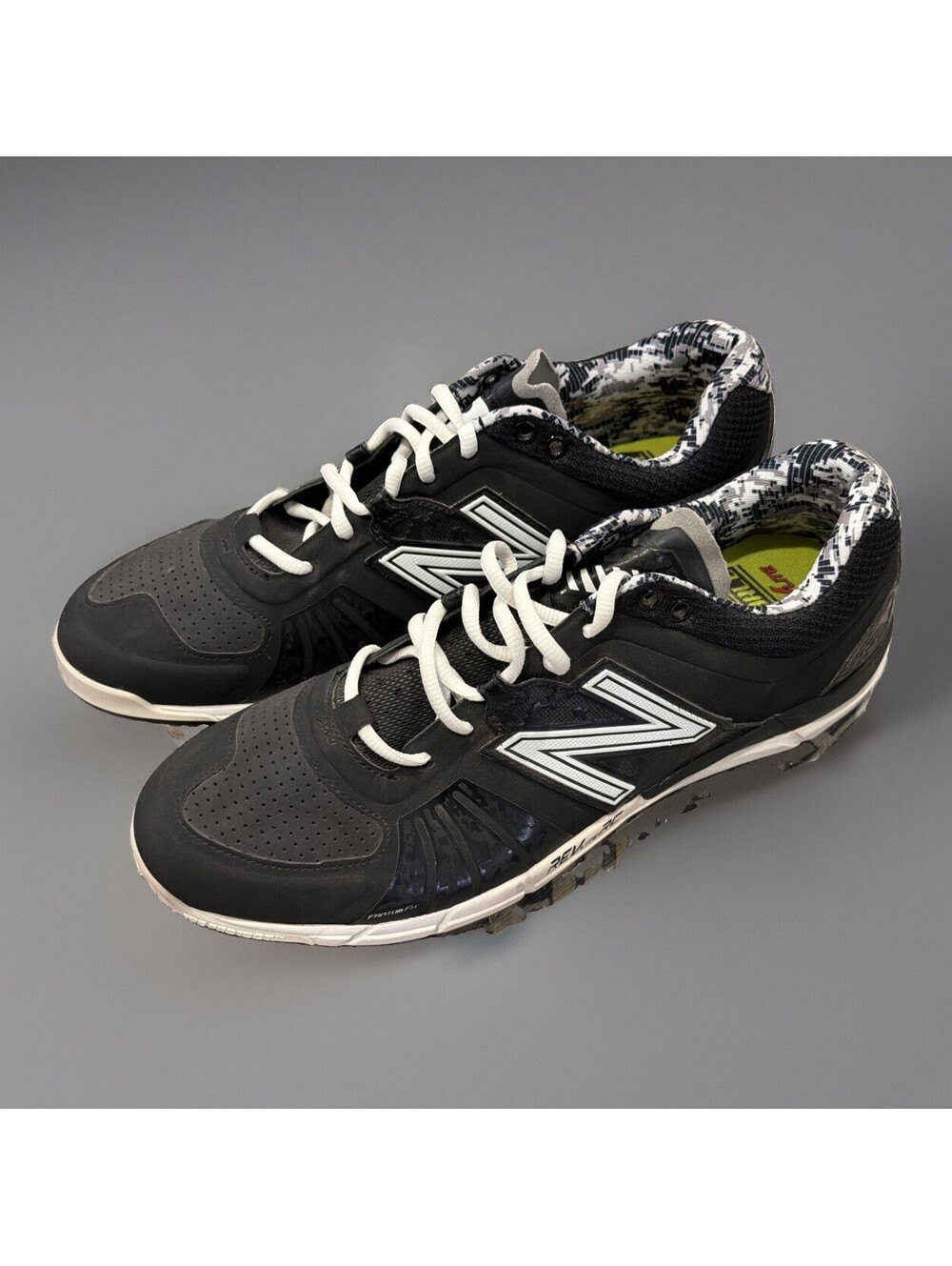 New Balance RevLite Men's Sz 10 L3000SB2 Metal Low Baseball Cleats Black/White